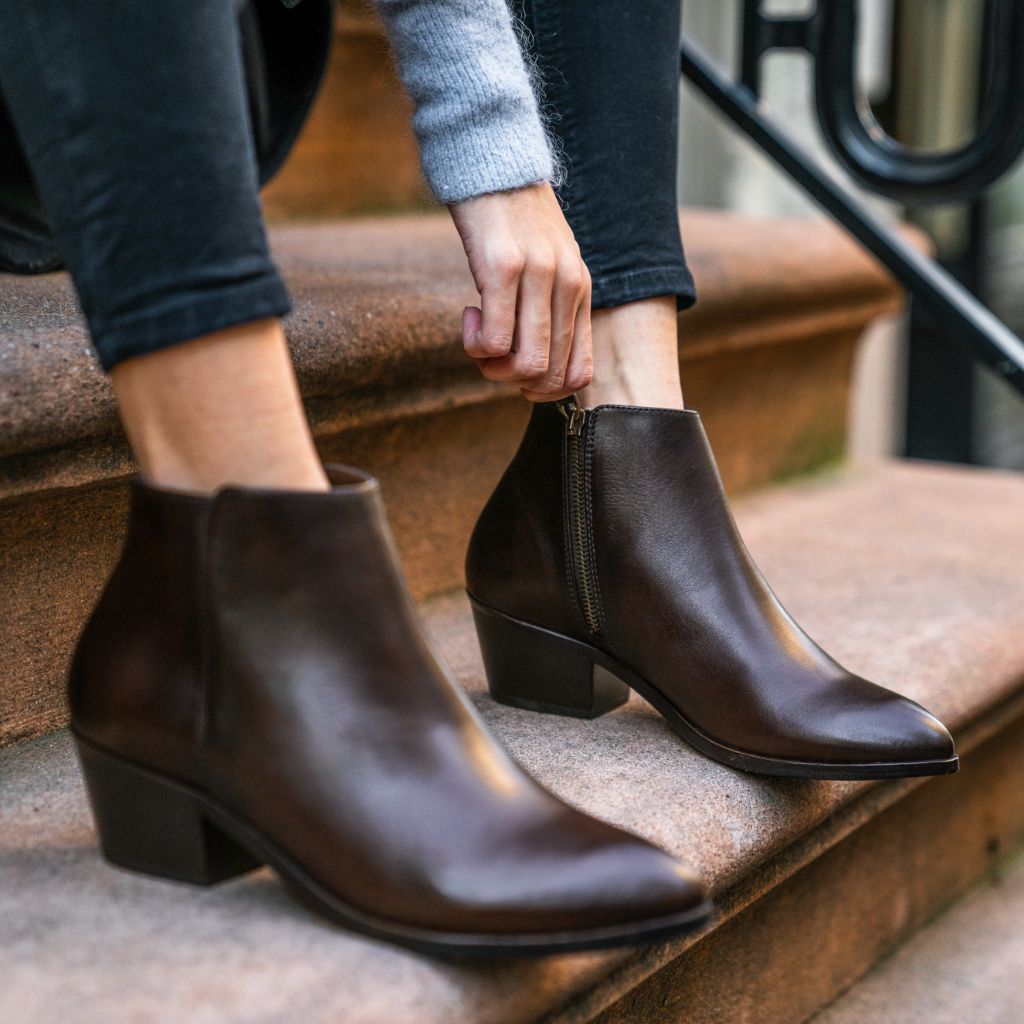 Downtown | Old English - Image 7